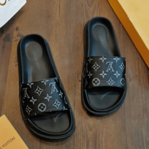 LOUIS VUITTON MEN PALM SLIPPERS